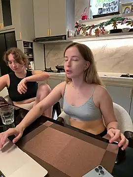 Nura_n_Sarah live sex cam