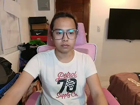 Your_PrettyGirlxxx live sex cam