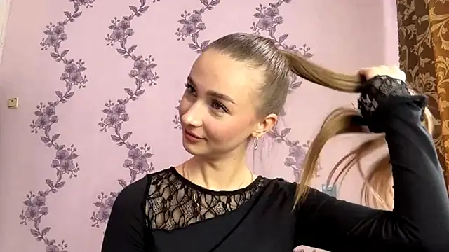 LacieHelaire's cam snapshot