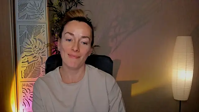 RebeccaMartinez live sex cam