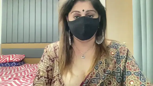 sassypooja live sex cam