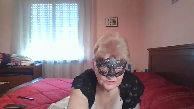 ItalianBigBoobs live sex cam