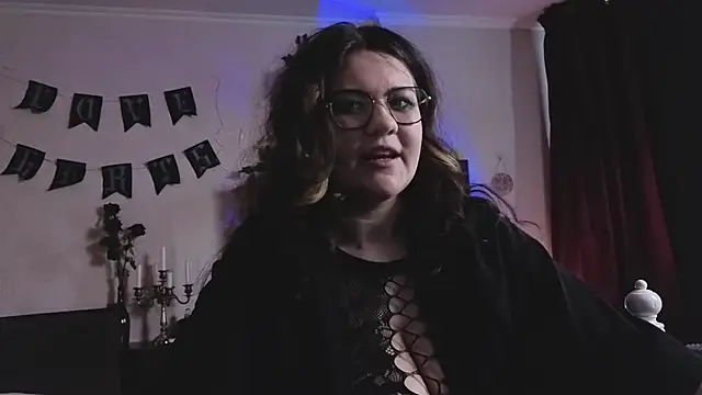 Laura_Karamazov live sex cam