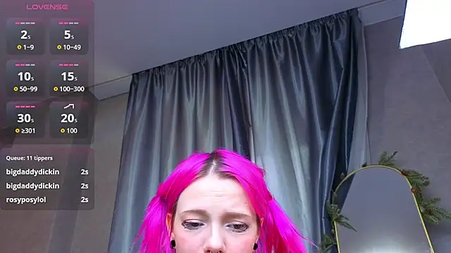 KittieHeart live sex cam