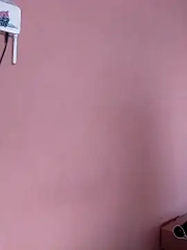 indianstrawberrylips4u's cam snapshot