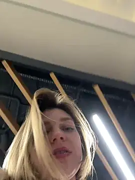 ValenciaShock live sex cam