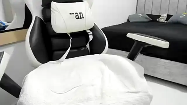 Valerioe live sex cam