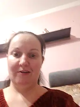 BustyLadyAlma live sex cam