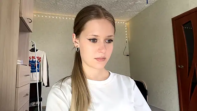 ZaidaSchwarten's cam snapshot