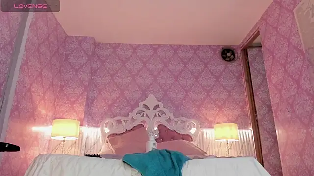 _AdharaSkinny live sex cam