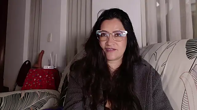 DeesseLuxure live sex cam