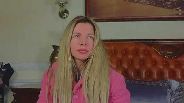 Real_Tini's cam snapshot