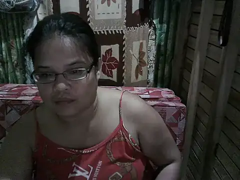 Hotty_babe23's cam snapshot