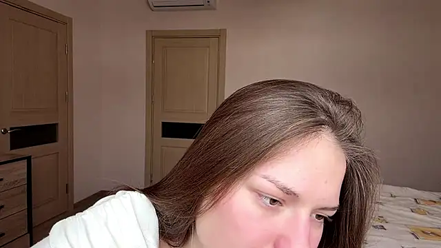 Milayouknow's cam snapshot