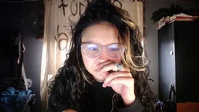 Hathorlove live sex cam