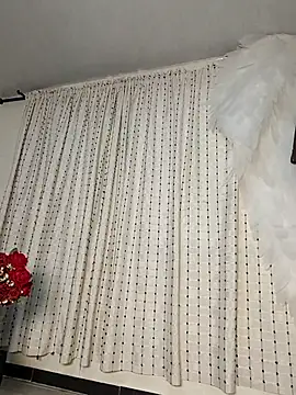 saasha_Petit live sex cam