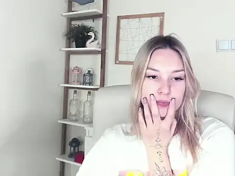 VelvetAngela live sex cam