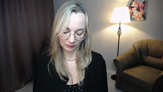 Ava_Elior's cam snapshot