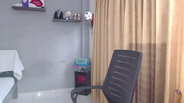 SusanLeroy's cam snapshot