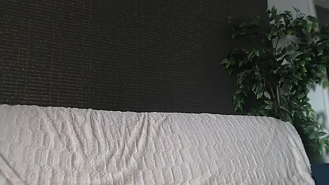 TinyBlair's cam snapshot