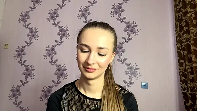 LacieHelaire's cam snapshot