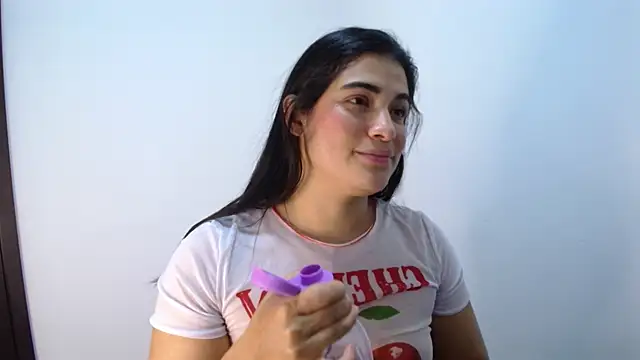 shyness_alice's cam snapshot