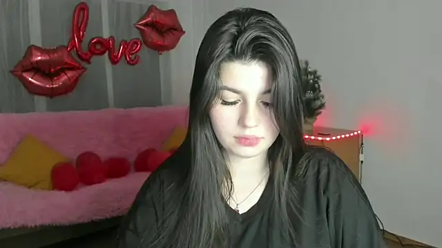 KisaModel's cam snapshot