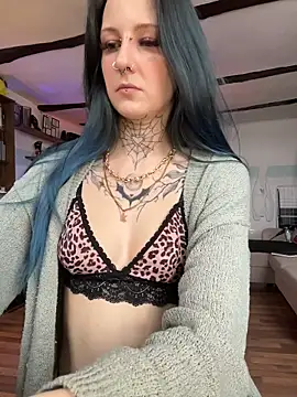 BlueVelvetBat live sex cam
