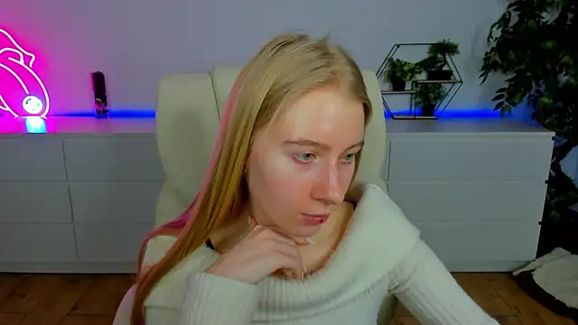 Alina_Blonde's cam snapshot