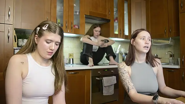 HotCaramellsTV live sex cam