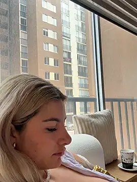 AtheneaRossi live sex cam