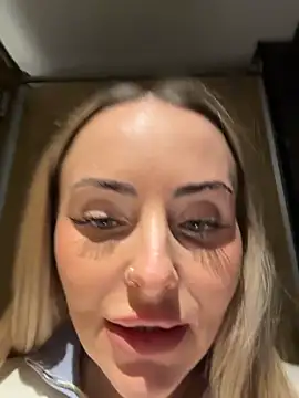 EmaSalis live sex cam