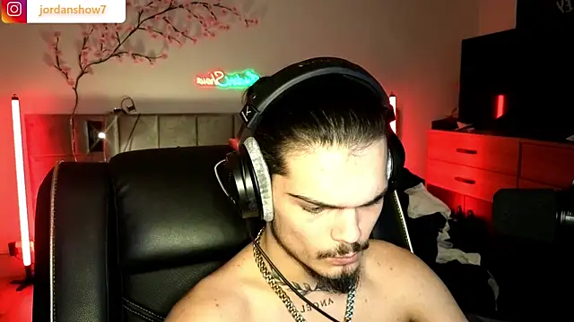 JordanShow live sex cam