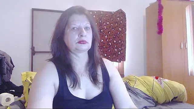 ExtasyMature live sex cam