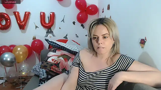 hotmilf4uxxx live sex cam