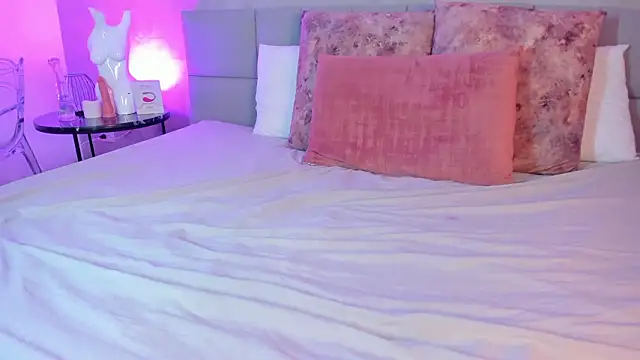 Lucianaaguzman live sex cam