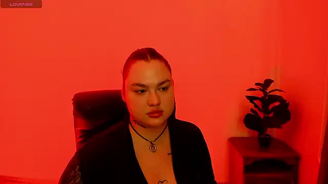 Sofiawetsweet live sex cam