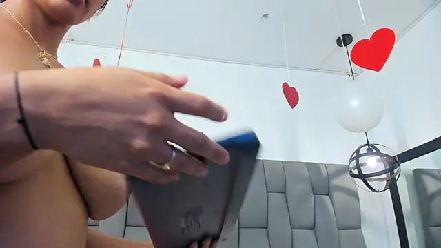 lunavarela's cam snapshot