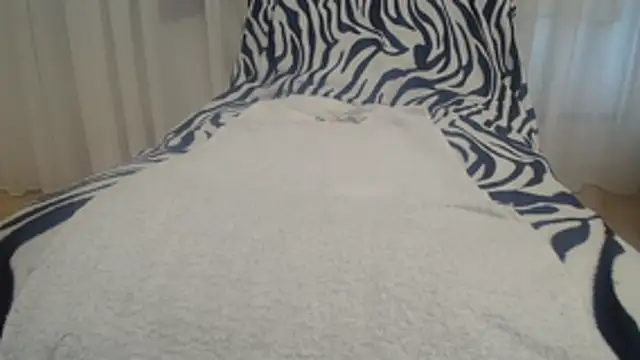 Web_Lady's cam snapshot