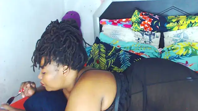 Bulkyyass live sex cam