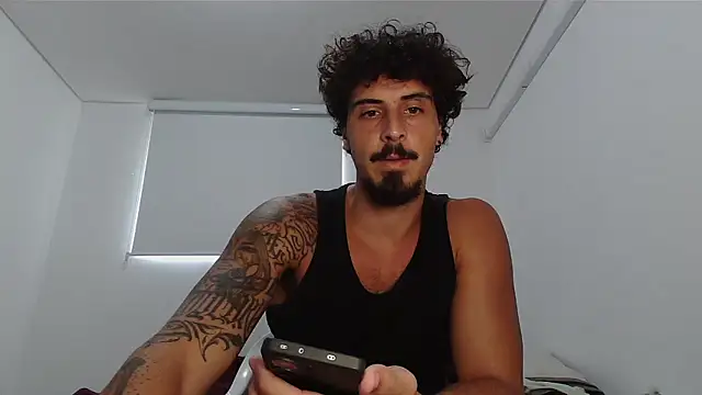 milkoffe live sex cam