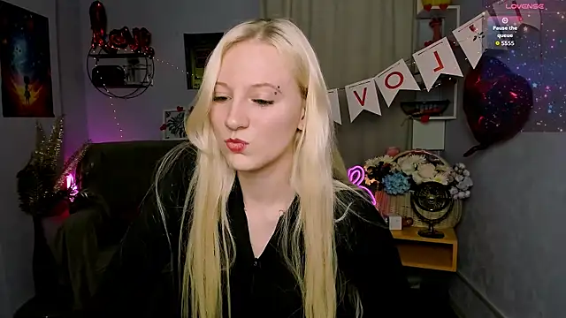 madam_uliis's cam snapshot