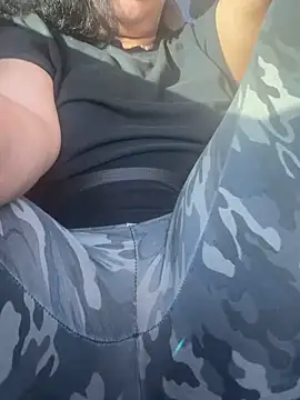 PichyPrettyPussy live sex cam