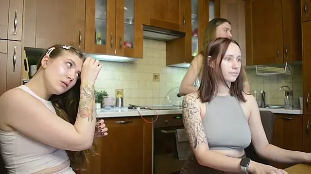 HotCaramellsTV live sex cam