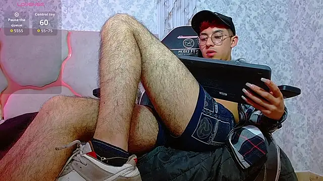 Axel_tay live sex cam