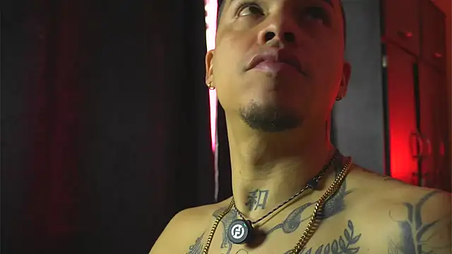 AlphaMasterXxx's cam snapshot