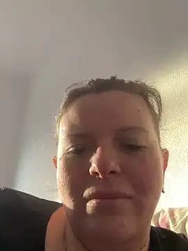 Laura-Loveyou live sex cam