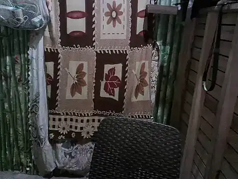 Hotty_babe23's cam snapshot