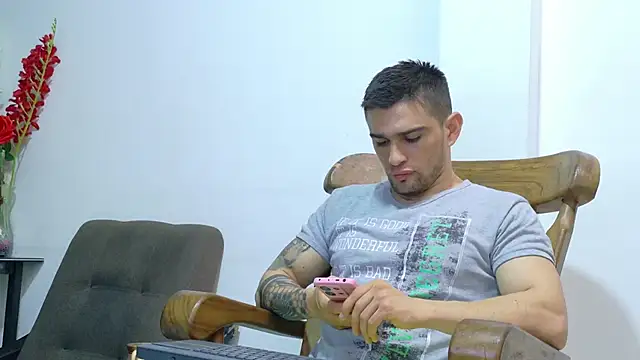 Sexy_Alejandro_ live sex cam