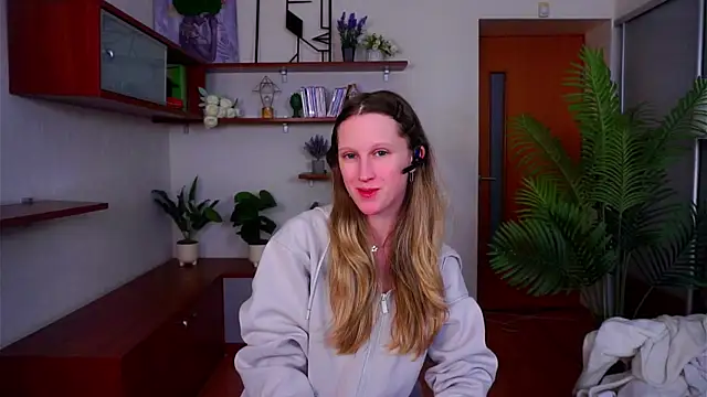 UshaAshauer's cam snapshot